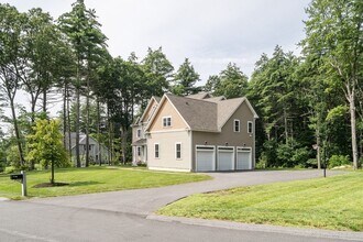 121 Taylor Farm Rd in Boxborough, MA - Building Photo - Building Photo