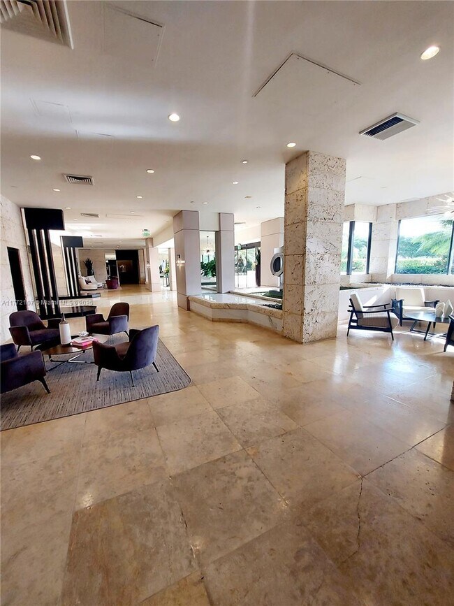 1000 W Island Blvd, Unit 2002 in Aventura, FL - Building Photo - Building Photo