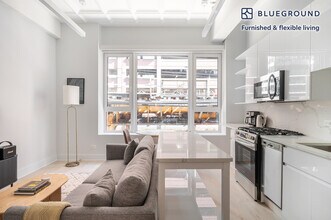 188 N Wells St-Unit -FL2-ID1233 in Chicago, IL - Building Photo - Building Photo