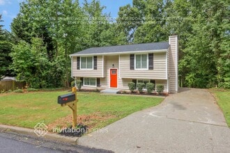5477 Martins Crossing Rd in Stone Mountain, GA - Building Photo - Building Photo