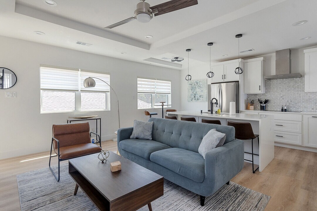 824 Sunset Ave in Dallas, TX - Building Photo