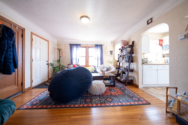 4013 Quail Ave N in Robbinsdale, MN - Building Photo - Building Photo