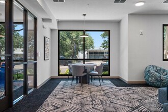 Gallery 3100 in St. Petersburg, FL - Foto de edificio - Building Photo