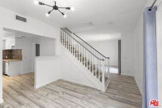 212 S Hamilton Dr in Beverly Hills, CA - Building Photo - Building Photo