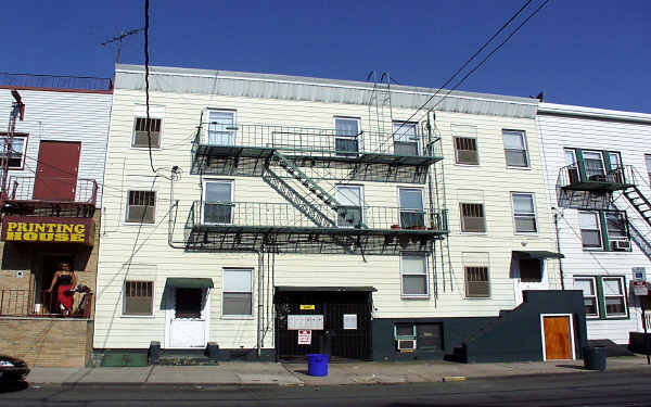 43 Adams St in Newark, NJ - Building Photo - Building Photo