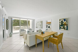 2780 S Ocean Blvd in Palm Beach, FL - Building Photo - Building Photo