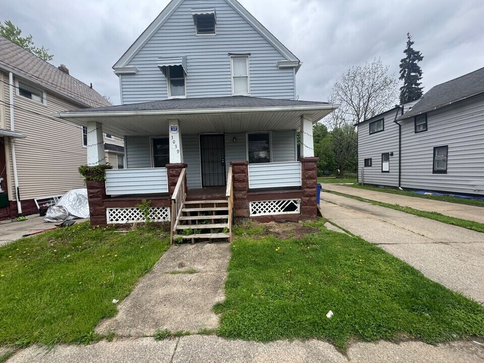 3039 W 51st St in Cleveland, OH - Building Photo