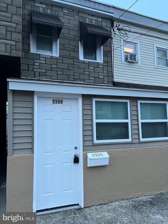 4635 Edmund St in Philadelphia, PA - Building Photo