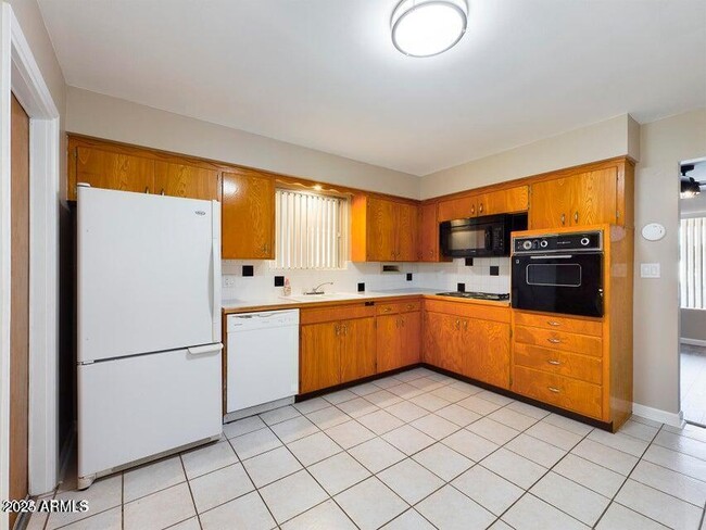 property at 5414 E Albany St
