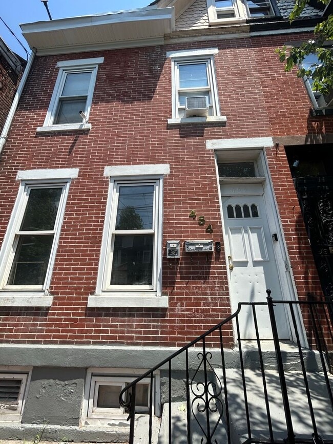 454 W Hanover St in Trenton, NJ - Building Photo - Building Photo