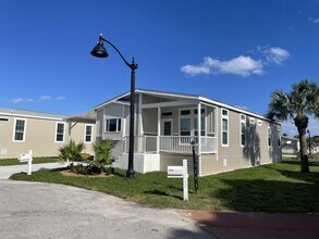 6902 42nd Trail N in Riviera Beach, FL - Building Photo - Building Photo