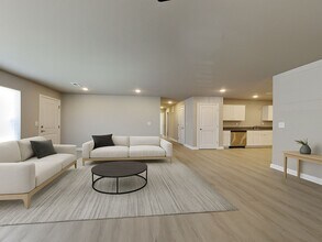 106 SW Sunflower St in Blue Springs, MO - Building Photo - Building Photo