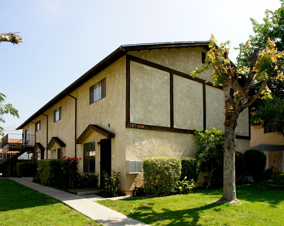 1877 E Rosewood Ct in Ontario, CA - Building Photo