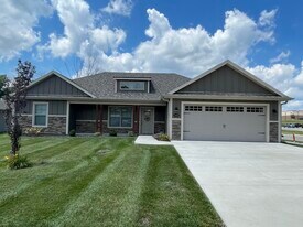 1451 Spring Mountain Dr in Columbia, MO - Building Photo