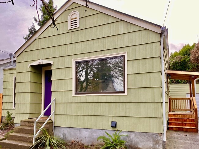 1830 N Kilpatrick St, Unit 1830 N Kilpatrick St unit B