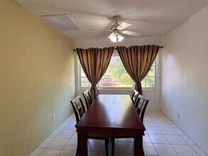 1400 Alhambra Way S in St. Petersburg, FL - Foto de edificio - Building Photo