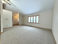 226 Newport Trail in McHenry, IL - Building Photo - Building Photo