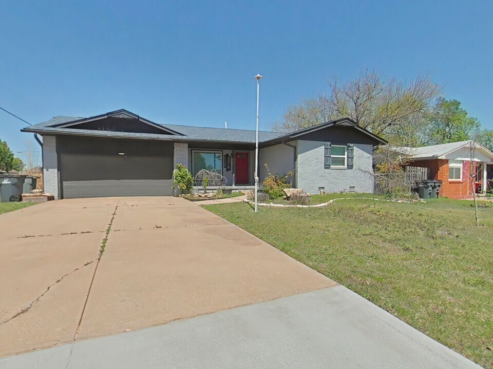4218 SE Camden Way in Lawton, OK - Building Photo