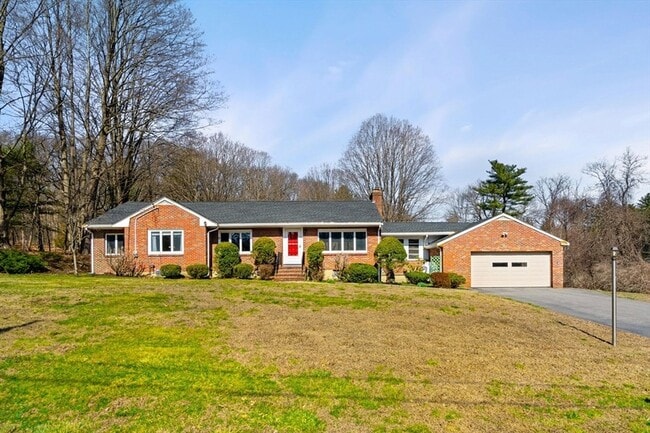 115 Mill St in Lincoln, MA - Building Photo - Building Photo