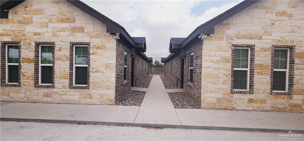 6903 Venus Dr in Edinburg, TX - Building Photo