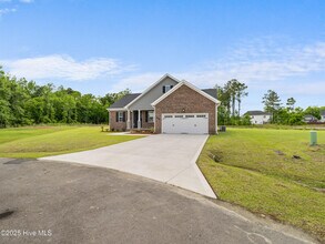 908 Freewoods Ct in Jacksonville, NC - Building Photo - Building Photo