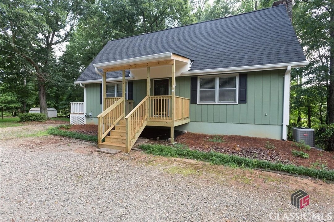 1220 Pleasant Hill Rd in Bogart, GA - Building Photo