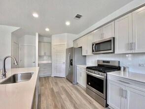 1825 Bonham Ln in Round Rock, TX - Building Photo - Building Photo