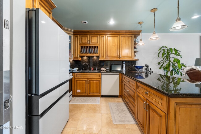 property at 4725 Bay Point Rd