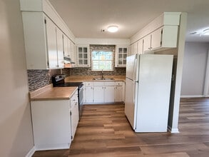 128 Barnesdale Dr in Warner Robins, GA - Building Photo - Building Photo