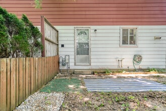 30A Amos Av in Waterloo, ON - Building Photo - Building Photo