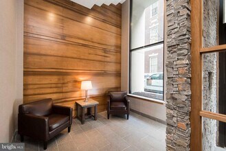 220 S 16th St in Philadelphia, PA - Foto de edificio - Building Photo