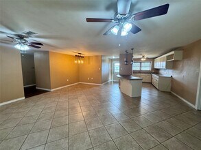 345 Rachal Ave in Bridge City, TX - Building Photo - Building Photo