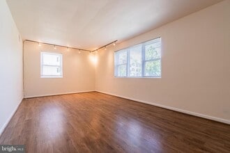 3043 Patrick Henry Dr in Falls Church, VA - Building Photo - Building Photo