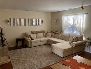 156 Liberty St, Unit Condo #15 in Little Ferry, NJ - Foto de edificio - Building Photo