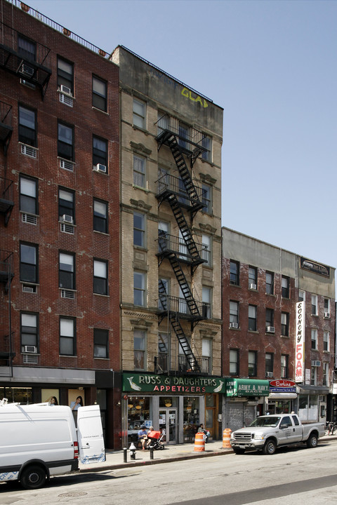 179 E Houston St in New York, NY - Building Photo