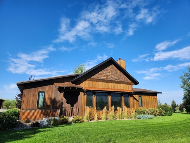 7125 Springhill Rd in Belgrade, MT - Building Photo - Building Photo
