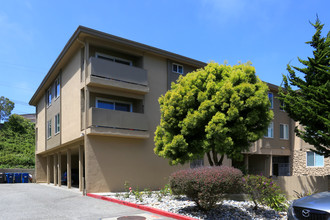 90 Kent Ct in Daly City, CA - Building Photo - Building Photo