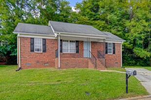 1904 Blair Khazan Dr in Greensboro, NC - Building Photo