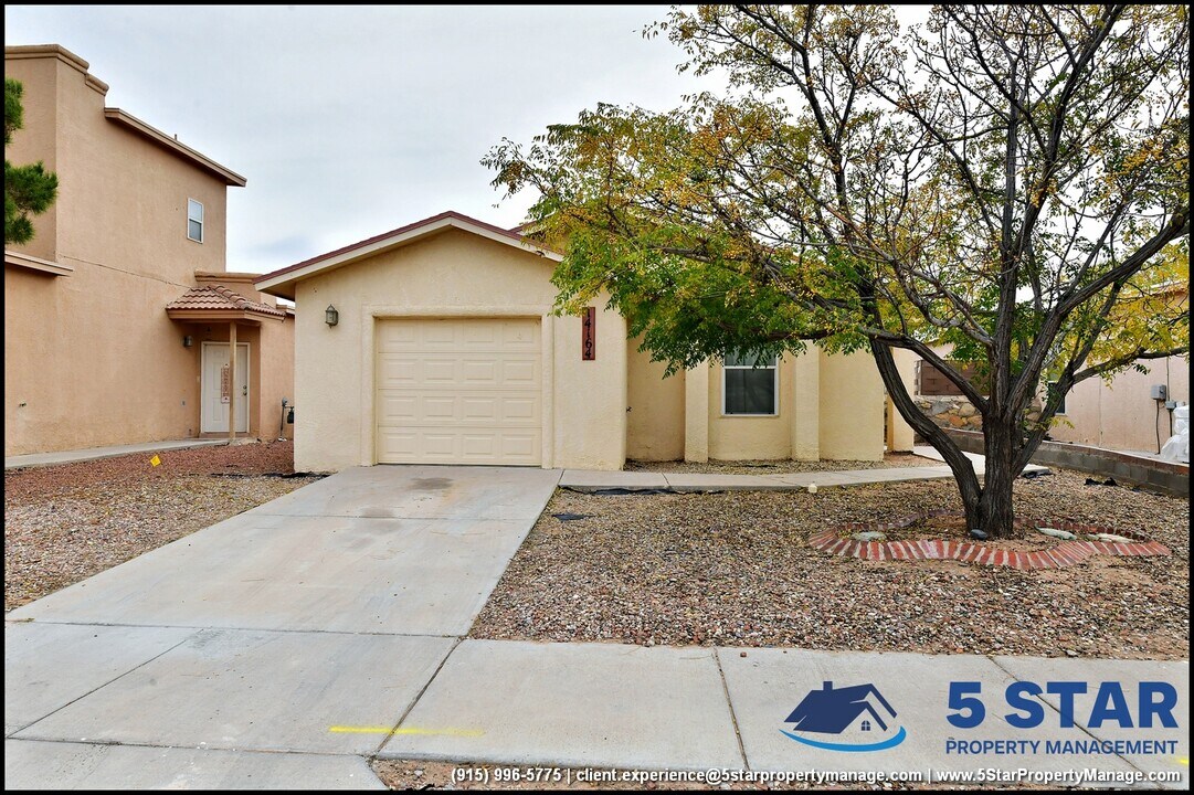 14164 Robert Ituarte Dr in El Paso, TX - Building Photo