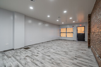 513 W Girard Ave in Philadelphia, PA - Building Photo - Interior Photo