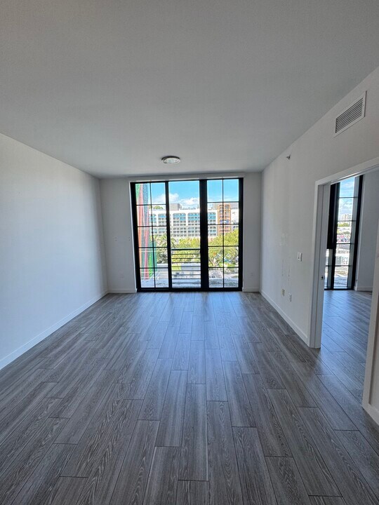 160 NW 27th St, Unit A2 in Miami, FL - Foto de edificio