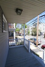56 Standish St, Unit 1 in Cambridge, MA - Foto de edificio - Building Photo