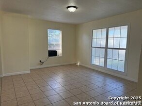 410 Dorie St in San Antonio, TX - Building Photo - Building Photo