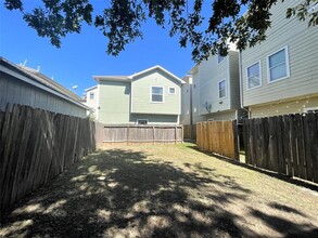 1826 Fletcher St in Houston, TX - Building Photo - Building Photo