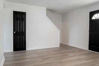 40 Midland Heights Cir in Midland, PA - Building Photo - Building Photo