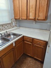 2461 Duchess Dr in St. Louis, MO - Foto de edificio - Building Photo
