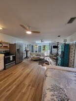 206 S 17th St in Fernandina Beach, FL - Building Photo