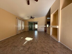 4048 E Aspen Way in Gilbert, AZ - Building Photo - Building Photo
