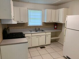 1642 Sharkey St in Tallahassee, FL - Building Photo