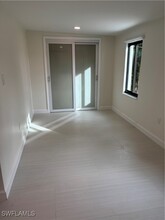 844 100th Ave N in Naples, FL - Foto de edificio - Building Photo